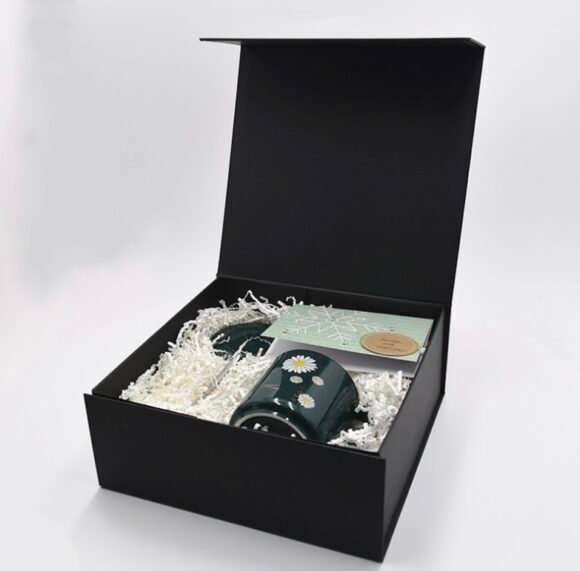 Flat Foldable Magnetic Gift Box – Premium Cardboard Packaging