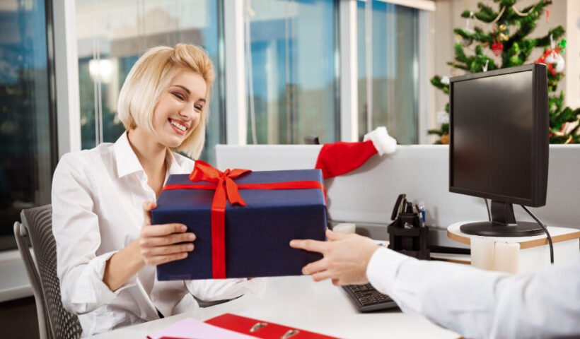 corporate gifts suppliers dubai