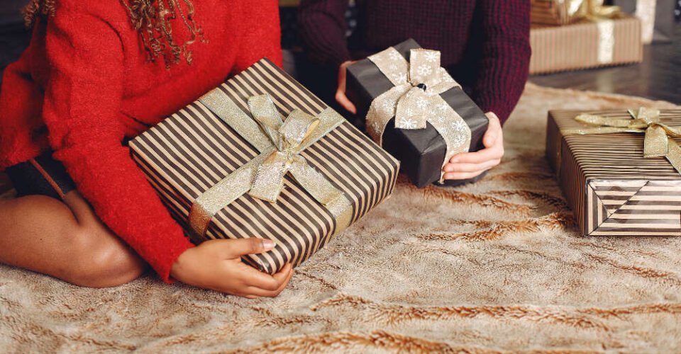 custom gift sets uae