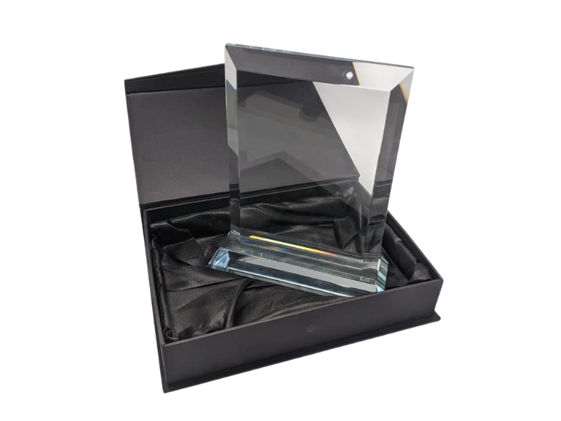 Premium Crystal Glass Trophy – Elegant Rectangular Design - Image 2