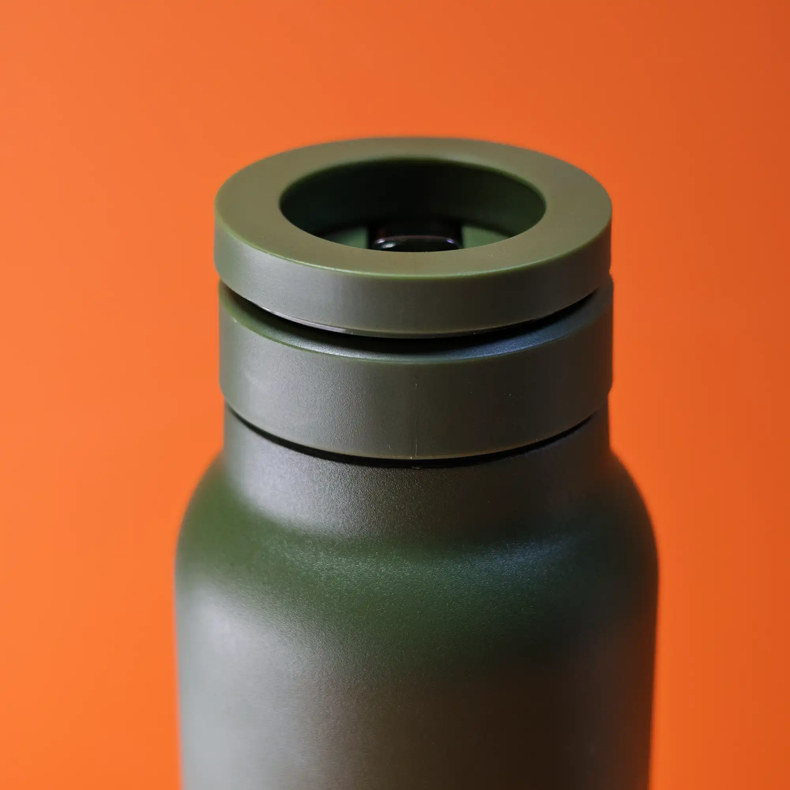 Magnetic Compatible Insulated Water Bottle – Green - Image 4